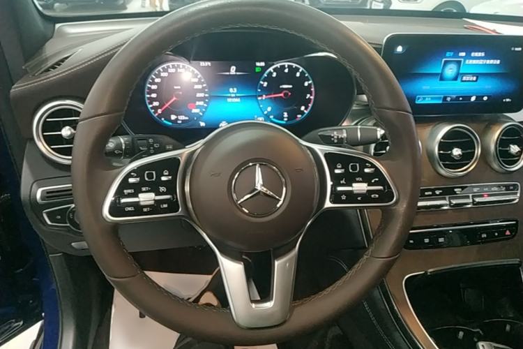 Used Mercedes-Benz GLC 2020 Facelift GLC 300 L 4MATIC Dynamic Edition Steering Wheel