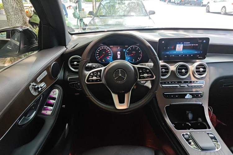 Used Mercedes-Benz GLC 2020 Facelift GLC 300 L 4MATIC Dynamic Edition Steering Wheel