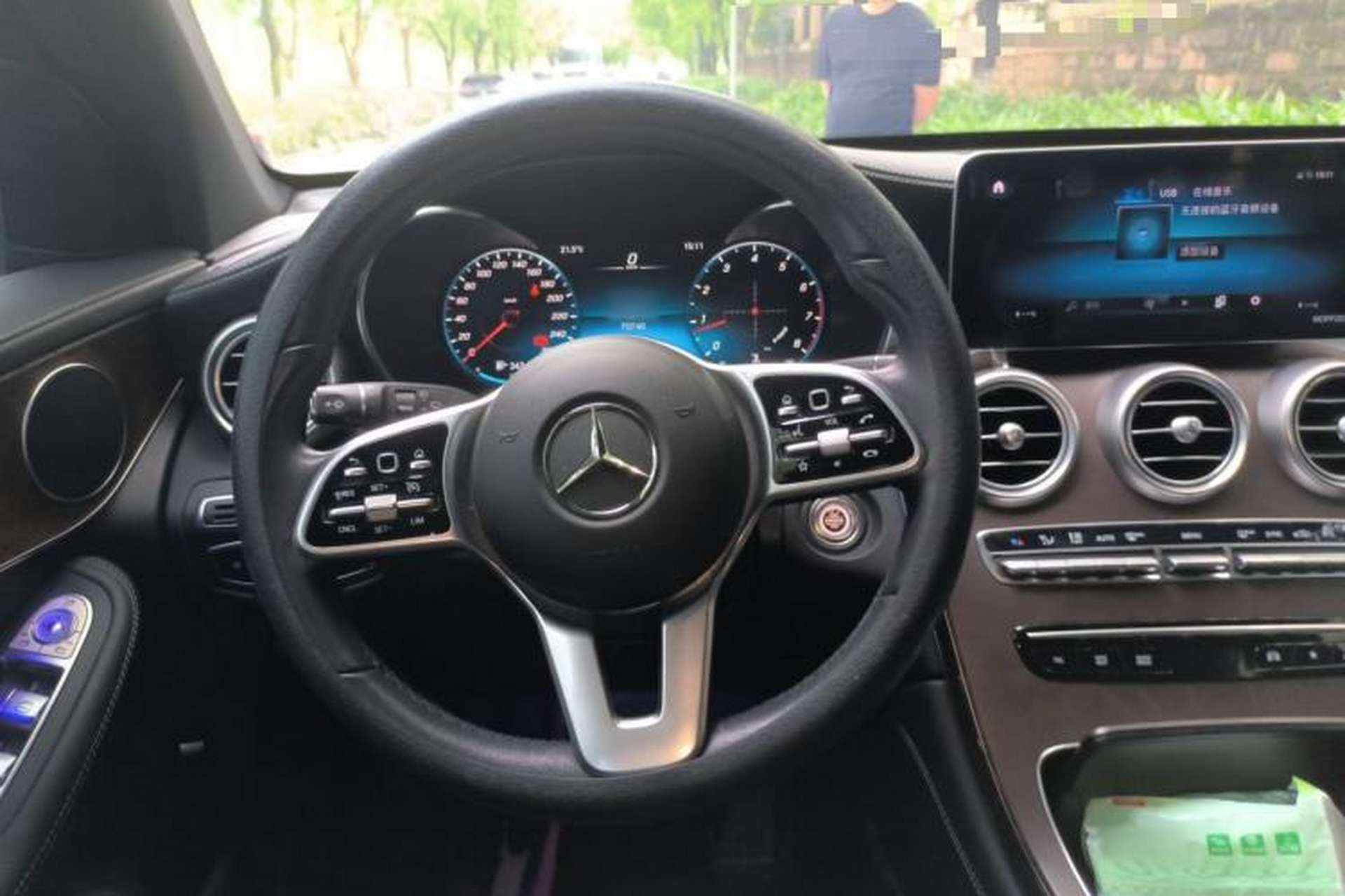 Used Mercedes-Benz GLC 2020 Facelift GLC 260 L 4MATIC Luxury Edition Steering Wheel