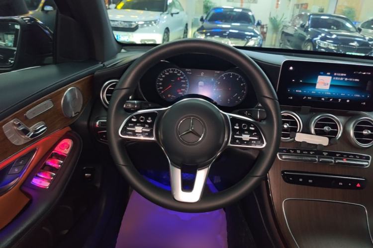 Used Mercedes-Benz GLC 2020 GLC 300 L 4MATIC Luxury Model Steering Wheel