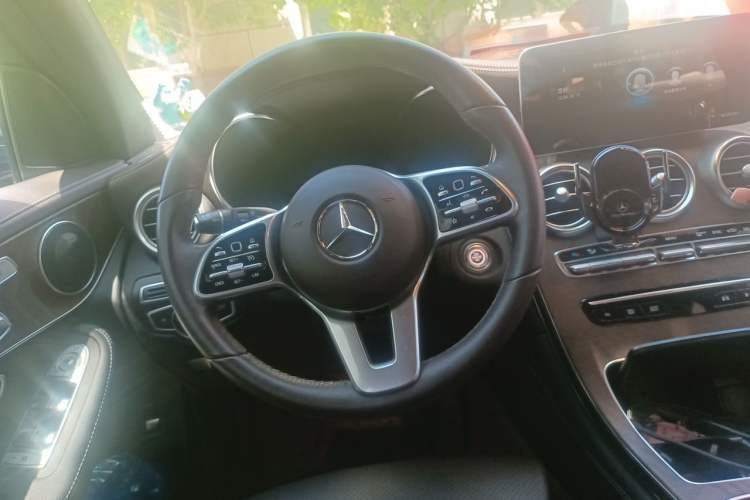 Used Mercedes-Benz GLC 2020 Facelift GLC 260 L 4MATIC Luxury Edition Steering Wheel