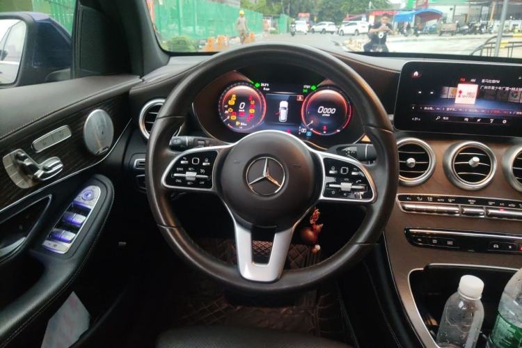 Used Mercedes-Benz GLC 2020 Facelift GLC 260 L 4MATIC Luxury Edition Steering Wheel