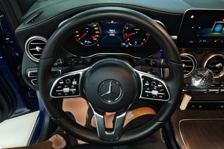 Used Mercedes-Benz GLC 2020 GLC 260 L 4MATIC Luxury Model Steering Wheel