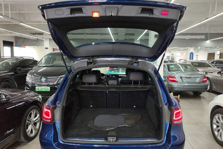 Used Mercedes-Benz GLC 2020 GLC 260 L 4MATIC Luxury Model Trunk