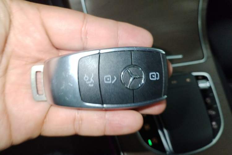 Used Mercedes-Benz GLC 2020 GLC 260 L 4MATIC Luxury Model Vehicle Key