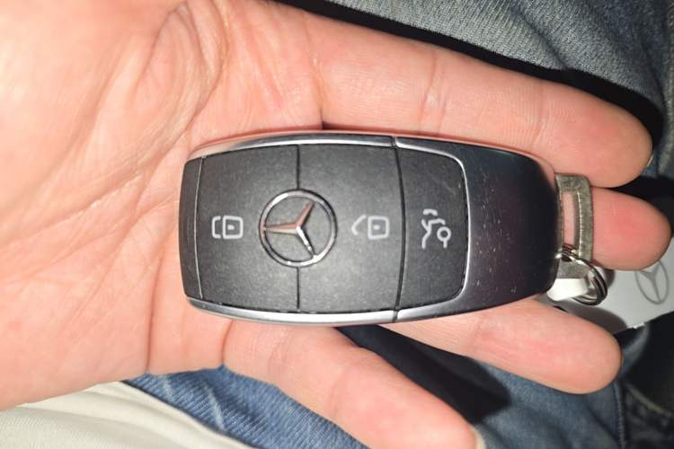 Used Mercedes-Benz GLC 2020 Facelift GLC 300 L 4MATIC Dynamic Edition Vehicle Key