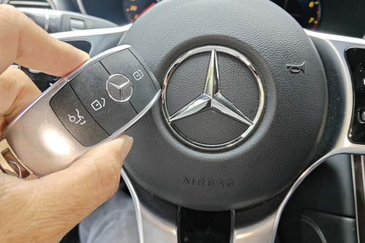 Used Mercedes-Benz GLC 2020 Facelift GLC 260 L 4MATIC Luxury Edition Vehicle Key
