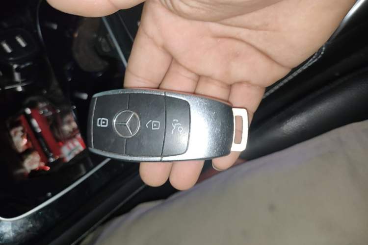Used Mercedes-Benz GLC 2020 Facelift GLC 260 L 4MATIC Luxury Edition Vehicle Key
