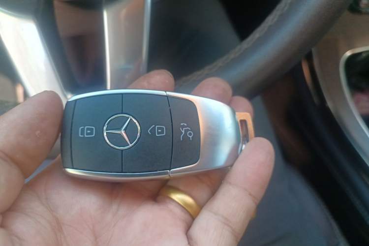 Used Mercedes-Benz GLC 2020 Facelift GLC 260 L 4MATIC Luxury Edition Vehicle Key