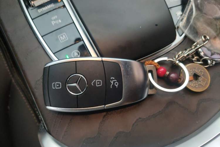 Used Mercedes-Benz GLC 2020 Facelift GLC 260 L 4MATIC Luxury Edition Vehicle Key