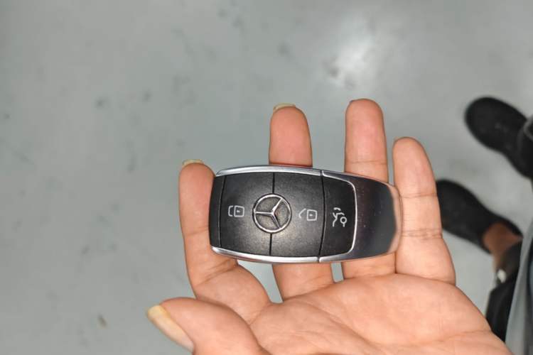 Used Mercedes-Benz GLC 2020 GLC 260 L 4MATIC Luxury Model Vehicle Key