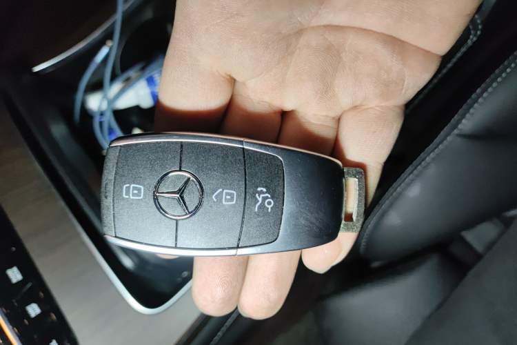 Used Mercedes-Benz GLC 2020 Facelifted GLC 300 L 4MATIC Luxury Edition Vehicle Key