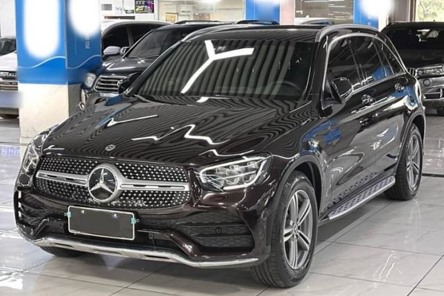 Ojetý Mercedes-Benz GLC 2020 GLC 260 L 4MATIC Luxury Model