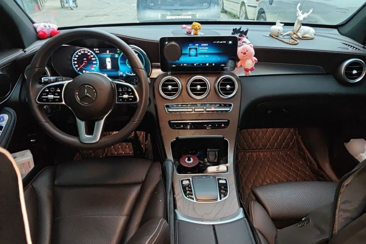 Used Mercedes-Benz GLC 2020 Facelift GLC 300 L 4MATIC Dynamic Edition Center Console