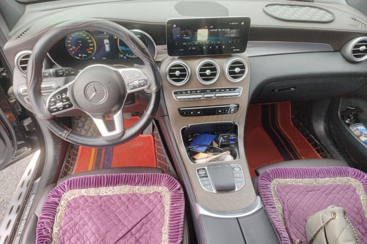 Used Mercedes-Benz GLC 2020 GLC 300 L 4MATIC Dynamic Edition Center Console