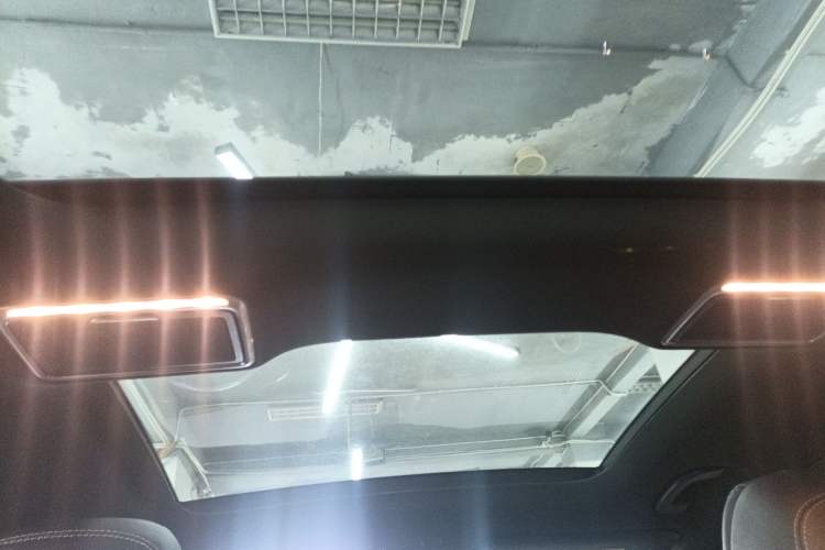 Used Mercedes-Benz GLC 2020 Facelift GLC 260 L 4MATIC Luxury Edition Headliner