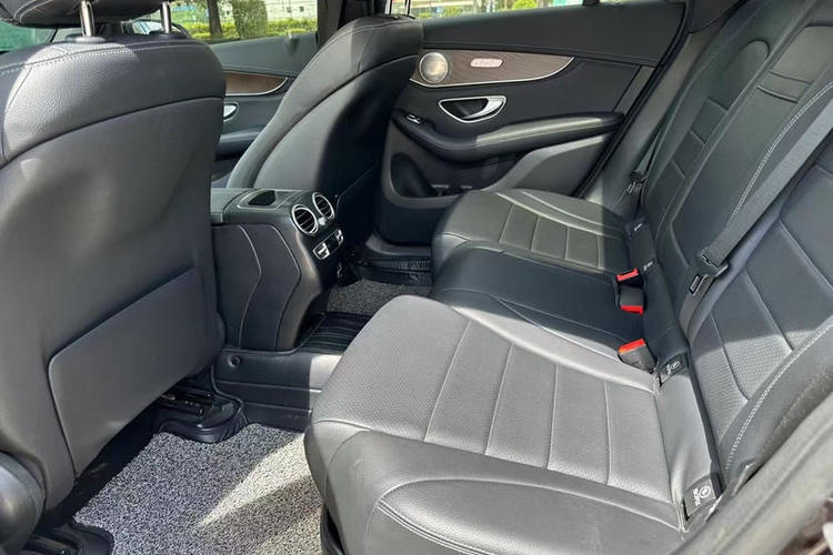 Used Mercedes-Benz GLC 2020 Facelift GLC 300 L 4MATIC Dynamic Edition Interior 3