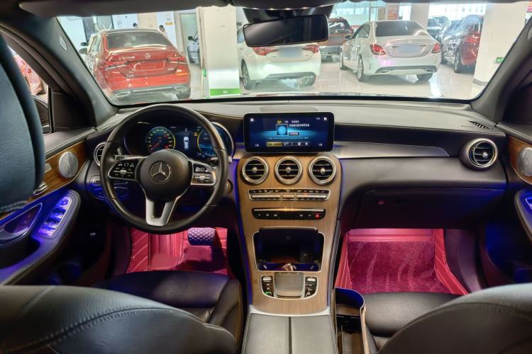 Used Mercedes-Benz GLC 2020 GLC 300 L 4MATIC Luxury Model Interior 3