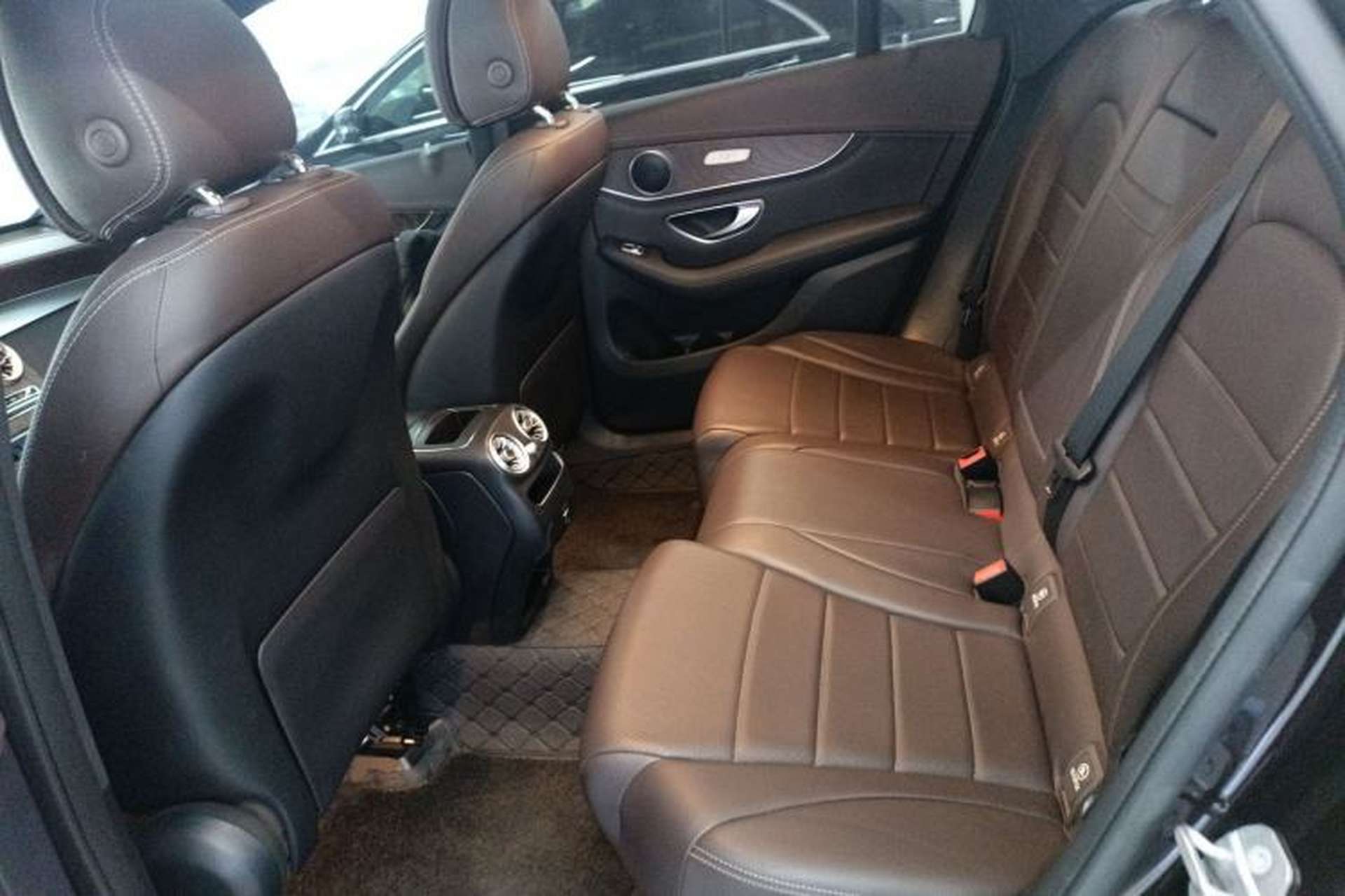 Used Mercedes-Benz GLC 2020 Facelift GLC 260 L 4MATIC Luxury Edition Interior 4