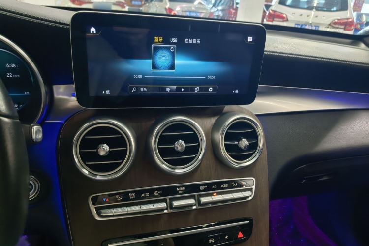 Used Mercedes-Benz GLC 2020 GLC 300 L 4MATIC Luxury Model Interior 6