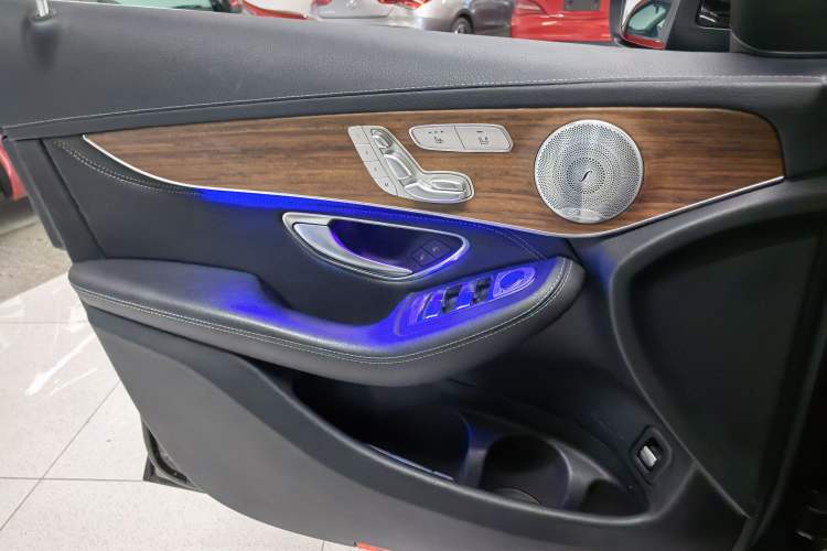 Used Mercedes-Benz GLC 2020 GLC 300 L 4MATIC Luxury Model Interior 7
