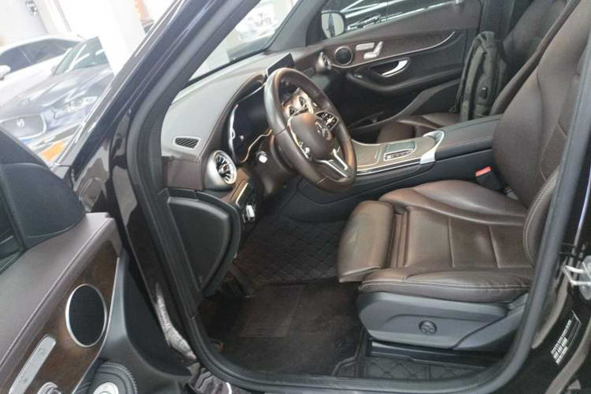 Used Mercedes-Benz GLC 2020 Facelift GLC 260 L 4MATIC Luxury Edition Left Front Seat