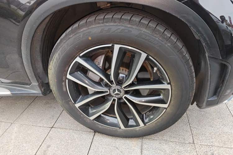 Used Mercedes-Benz GLC 2020 Facelift GLC 300 L 4MATIC Dynamic Edition Right Front Wheel Hub
