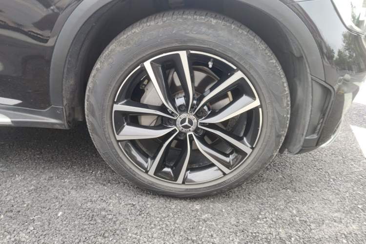 Used Mercedes-Benz GLC 2020 GLC 300 L 4MATIC Dynamic Edition Right Front Wheel Hub