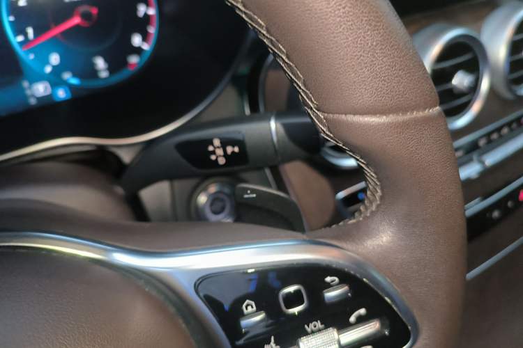 Used Mercedes-Benz GLC 2020 Facelift GLC 260 L 4MATIC Luxury Edition Gear Lever