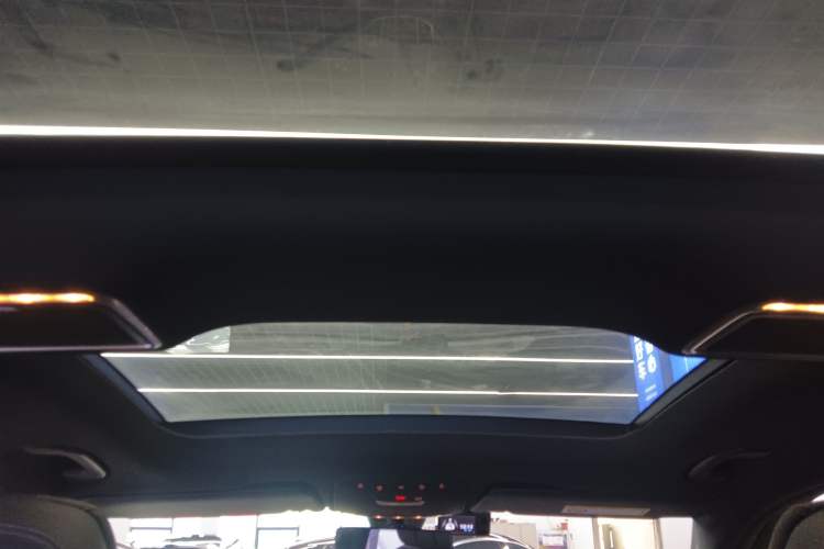 Used Mercedes-Benz GLC 2020 Facelift GLC 260 L 4MATIC Luxury Edition Headliner