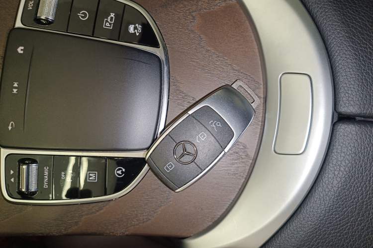 Used Mercedes-Benz GLC 2020 Facelift GLC 300 L 4MATIC Dynamic Edition Interior 1
