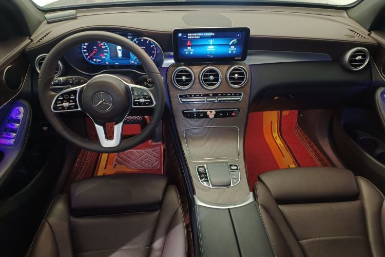 Used Mercedes-Benz GLC 2020 Facelift GLC 300 L 4MATIC Dynamic Edition Interior 2