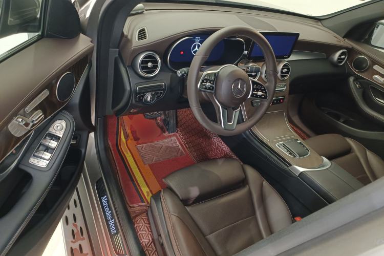 Used Mercedes-Benz GLC 2020 Facelift GLC 300 L 4MATIC Dynamic Edition Interior 3