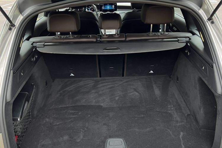 Used Mercedes-Benz GLC 2020 Facelift GLC 260 L 4MATIC Luxury Edition Interior 4