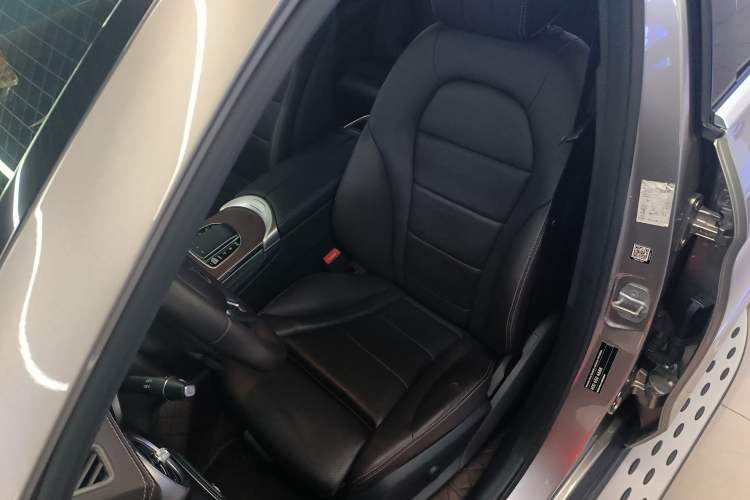 Used Mercedes-Benz GLC 2020 Facelift GLC 260 L 4MATIC Luxury Edition Left Front Seat