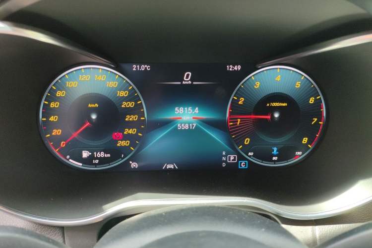 Used Mercedes-Benz GLC 2020 GLC 300 L 4MATIC Dynamic Edition Odometer Close Up