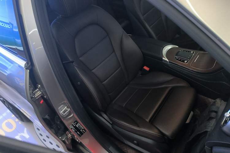 Used Mercedes-Benz GLC 2020 Facelift GLC 260 L 4MATIC Luxury Edition Right Front Seat