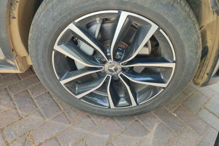Used Mercedes-Benz GLC 2020 GLC 300 L 4MATIC Dynamic Edition Right Front Wheel Hub