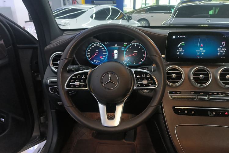 Used Mercedes-Benz GLC 2020 Facelift GLC 260 L 4MATIC Luxury Edition Steering Wheel