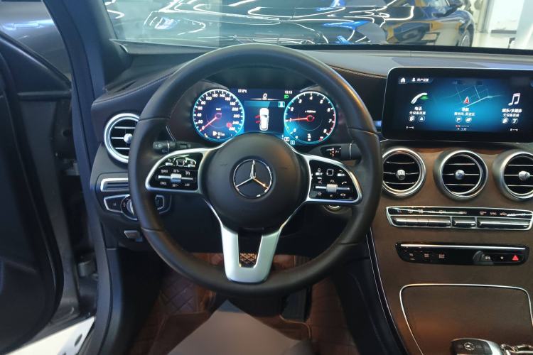 Used Mercedes-Benz GLC 2020 Facelift GLC 260 L 4MATIC Luxury Edition Steering Wheel