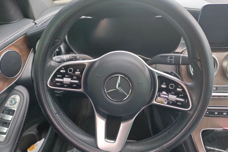 Used Mercedes-Benz GLC 2020 Facelift GLC 260 L 4MATIC Luxury Edition Steering Wheel