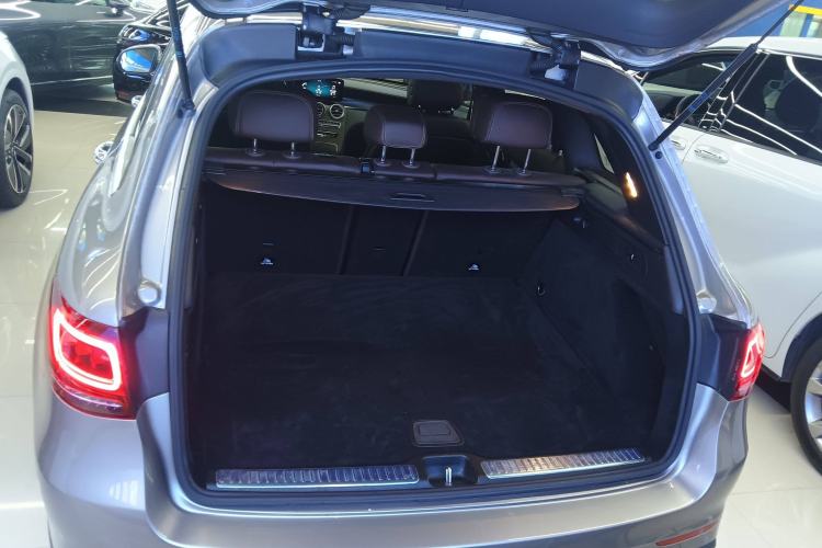 Used Mercedes-Benz GLC 2020 Facelift GLC 260 L 4MATIC Luxury Edition Trunk