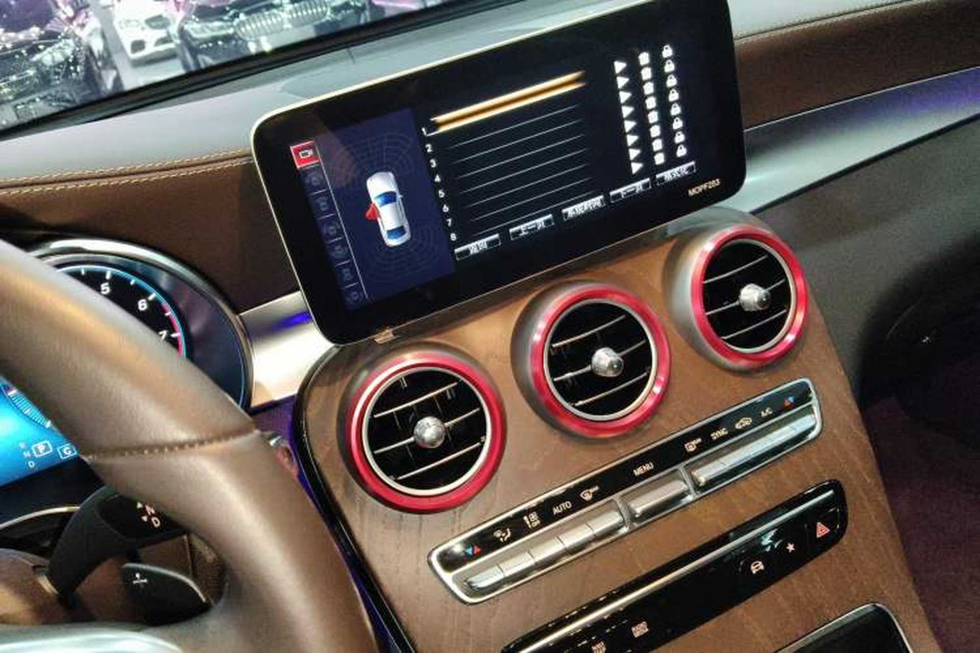 Used Mercedes-Benz GLC 2020 GLC 300 L 4MATIC Dynamic Edition Audio And AC Panel