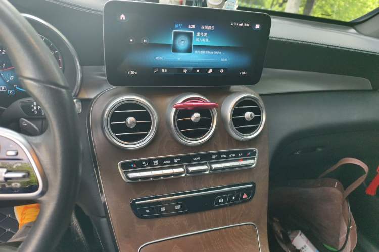 Used Mercedes-Benz GLC 2020 GLC 260 L 4MATIC Luxury Model Audio And AC Panel