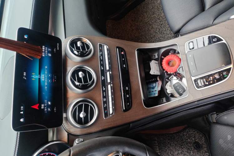 Used Mercedes-Benz GLC 2020 Facelift GLC 300 L 4MATIC Dynamic Edition Audio And AC Panel