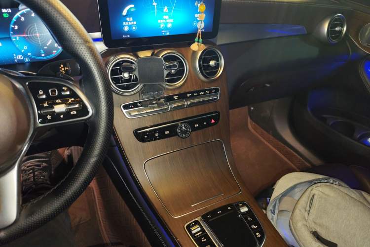 Used Mercedes-Benz GLC 2020 Facelift GLC 300 L 4MATIC Dynamic Edition Audio And AC Panel