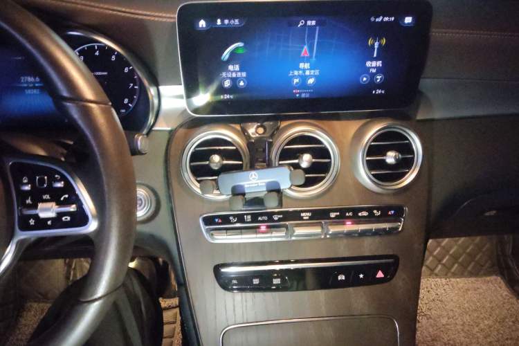Used Mercedes-Benz GLC 2020 Facelift GLC 260 L 4MATIC Luxury Edition Audio And AC Panel