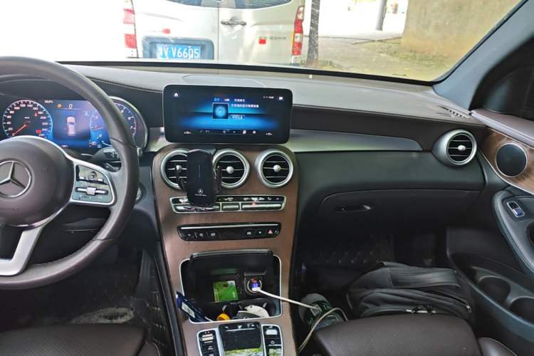 Used Mercedes-Benz GLC 2020 Facelift GLC 300 L 4MATIC Dynamic Edition Audio And AC Panel