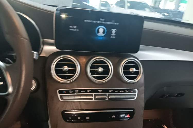 Used Mercedes-Benz GLC 2020 Facelifted GLC 260 L 4MATIC Dynamic Edition Audio And AC Panel