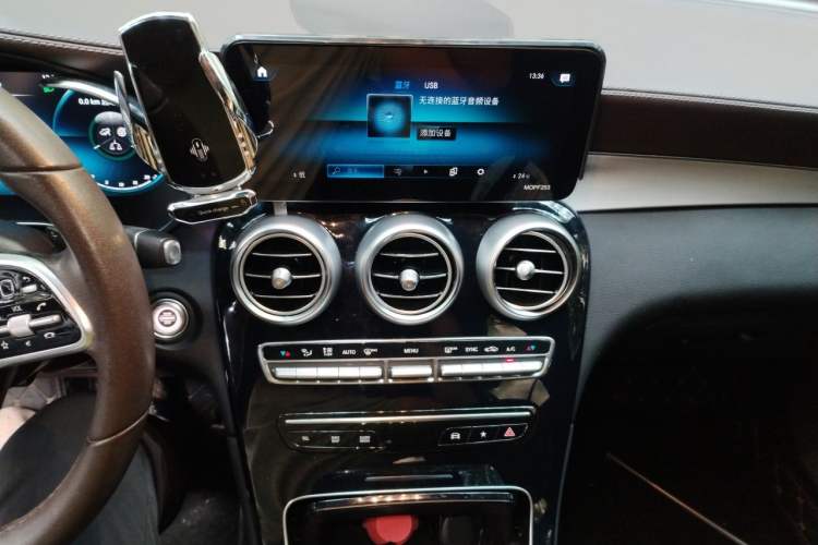 Used Mercedes-Benz GLC 2020 Facelifted GLC 260 L 4MATIC Dynamic Edition Audio And AC Panel